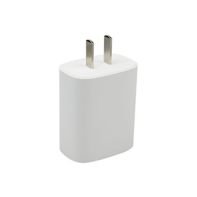 হোয়াইট ইনজেকশন ছাঁচনির্মাণ পণ্য ISO9001 মোবাইল ফোন চার্জার কেস